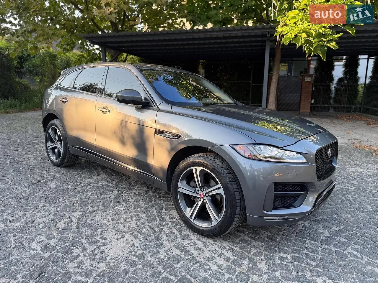 Jaguar F-Pace 2016 photo 4