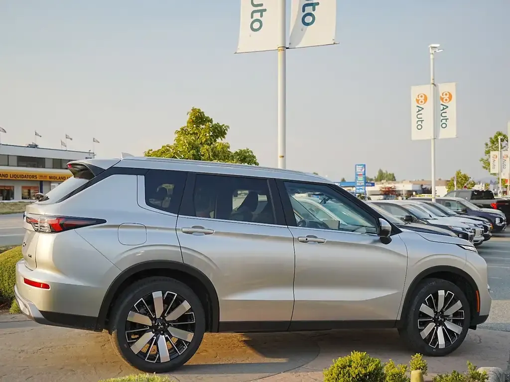 Mitsubishi Outlander 2026 photo 5