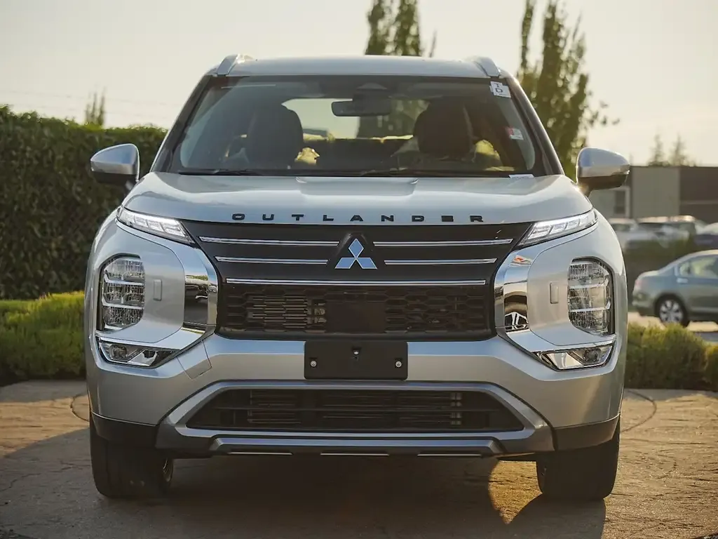 Mitsubishi Outlander 2026 photo 3