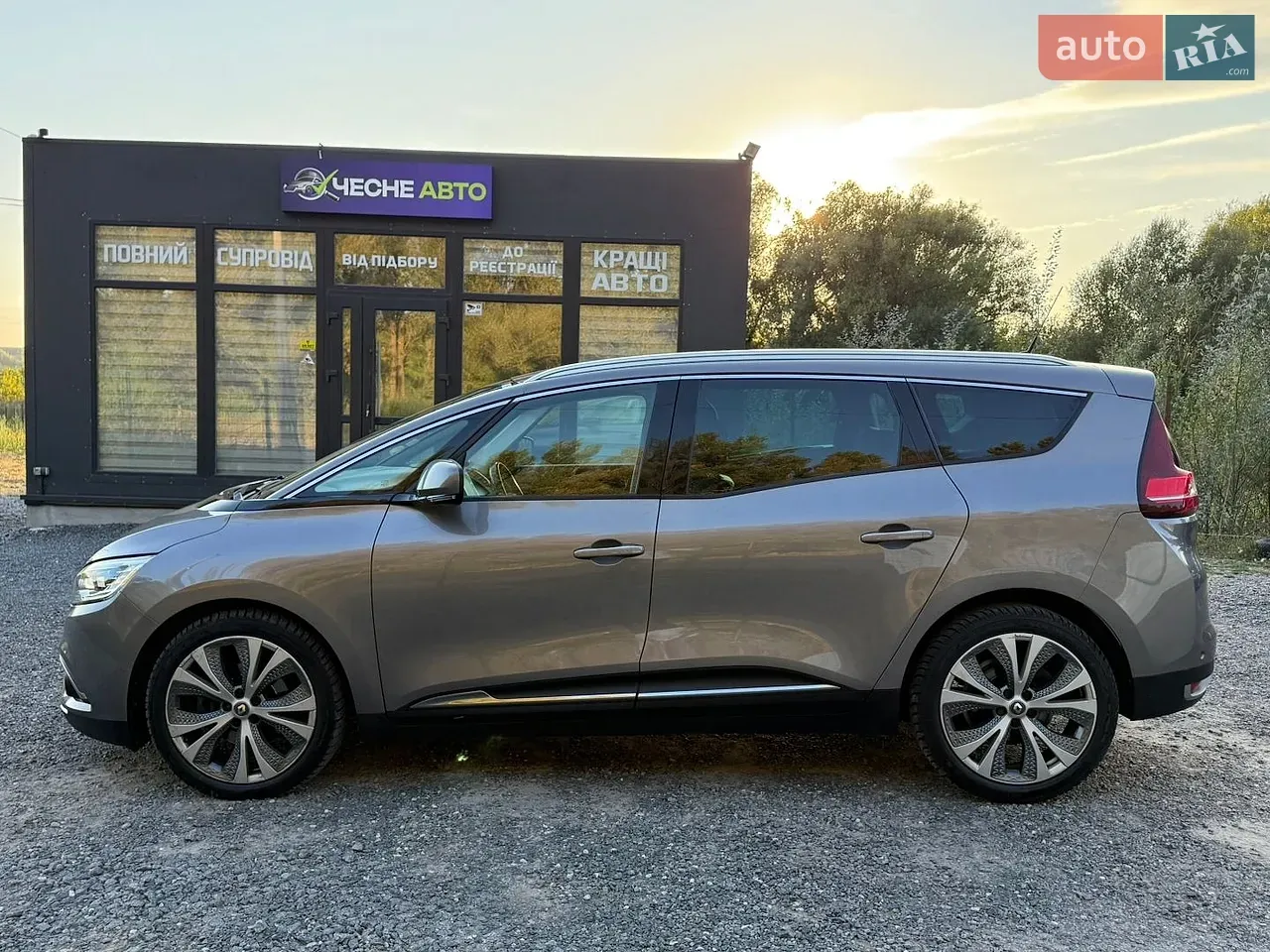 Renault Grand Scenic 2018 photo 2
