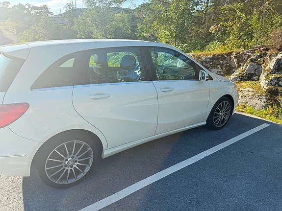 Mercedes-Benz B180 2014 photo 5
