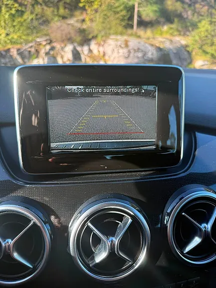 Mercedes-Benz B180