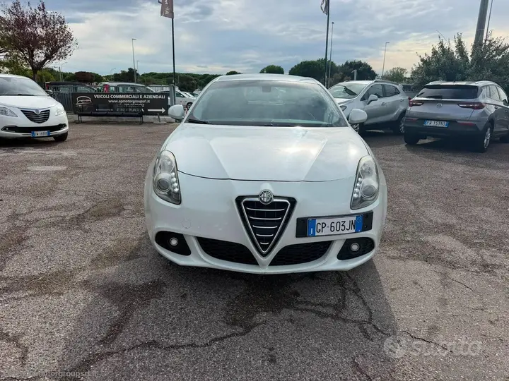 Alfa Romeo Giulietta 2012 photo 3