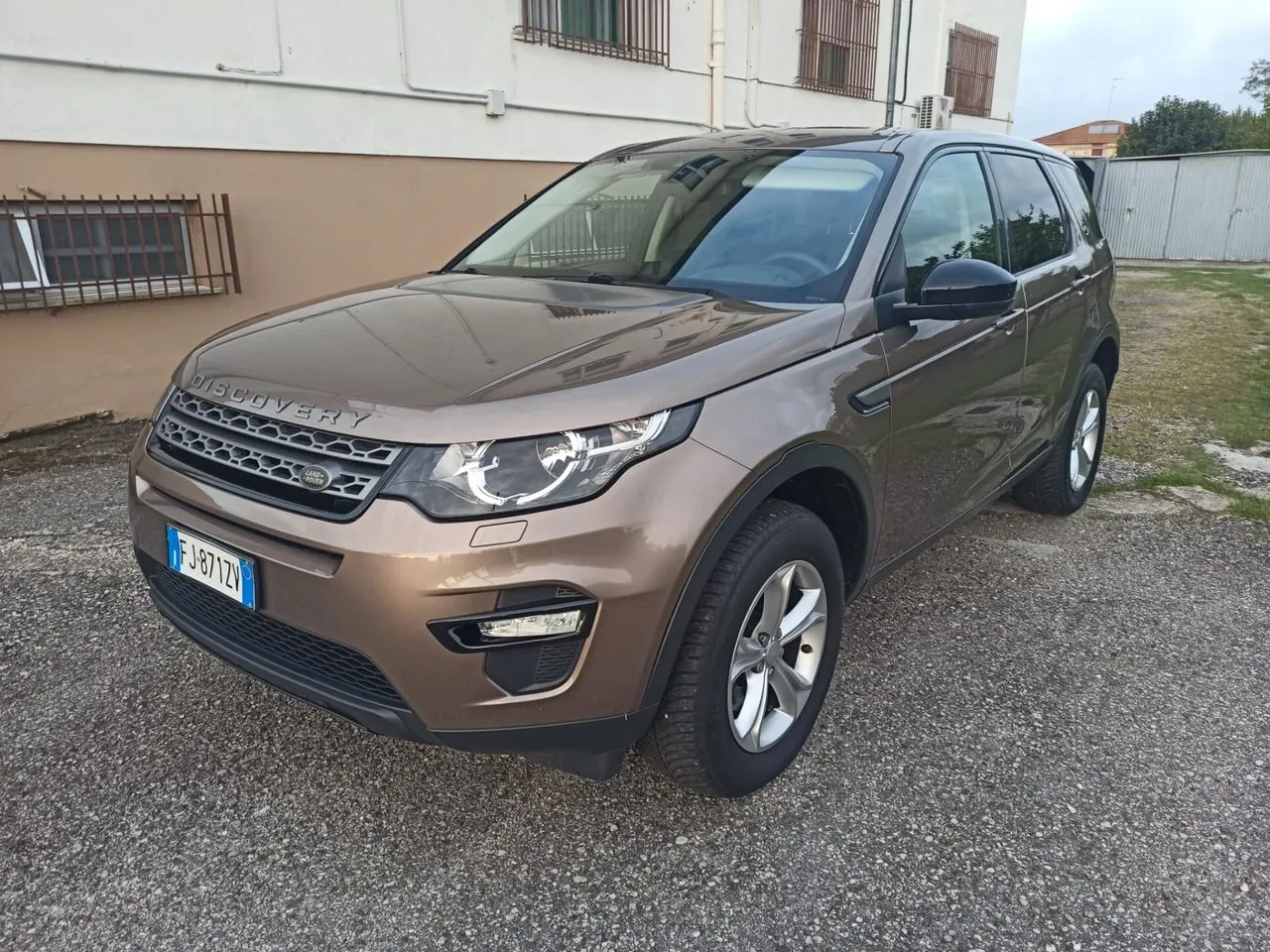 Land Rover Discovery Sport 2018 photo 3