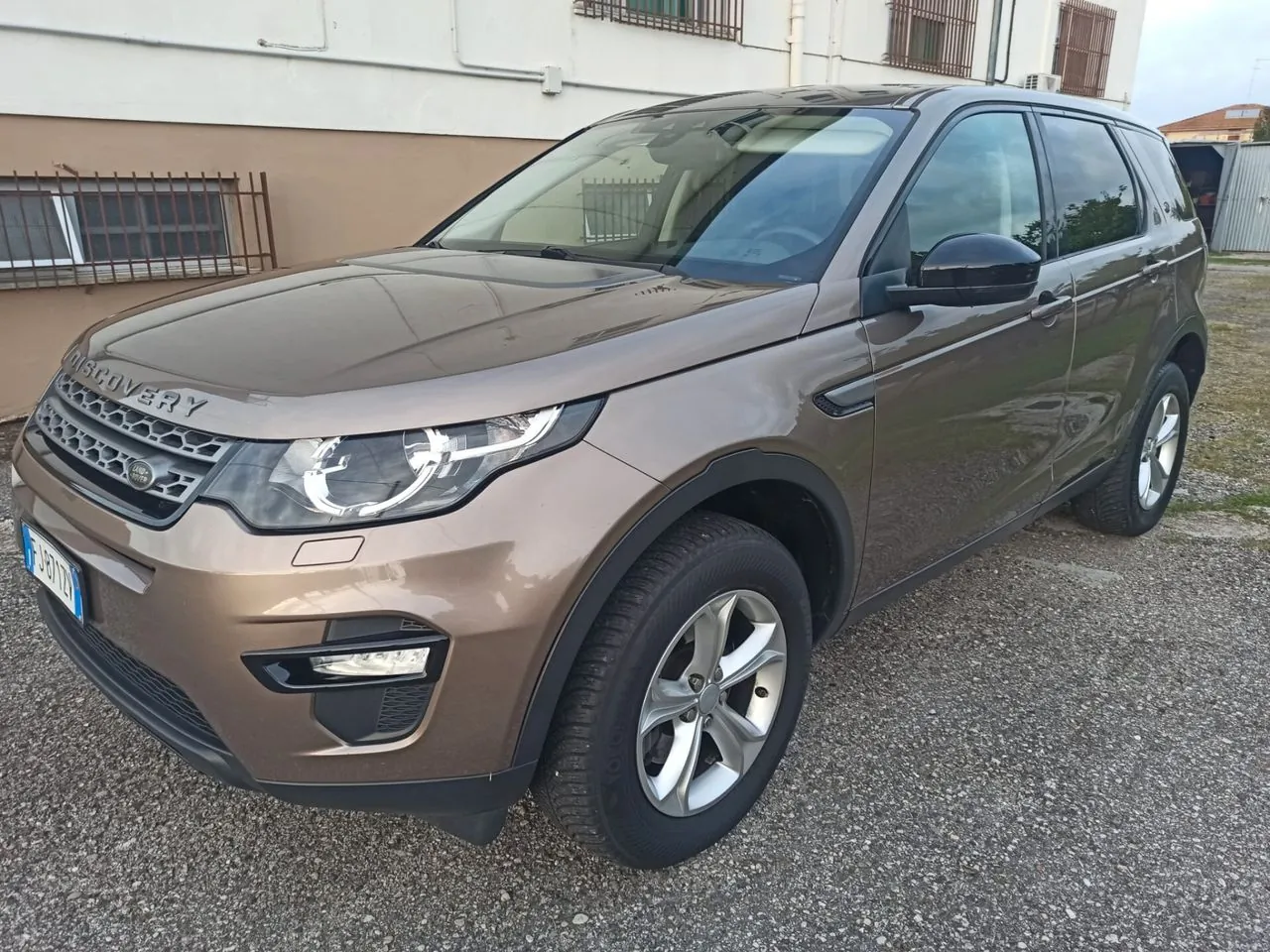 Land Rover Discovery Sport 2018 photo 2