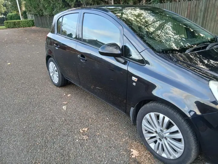 Vauxhall Corsa 2011 photo 3