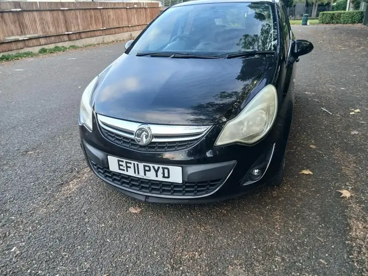 Vauxhall Corsa 2011 photo 2