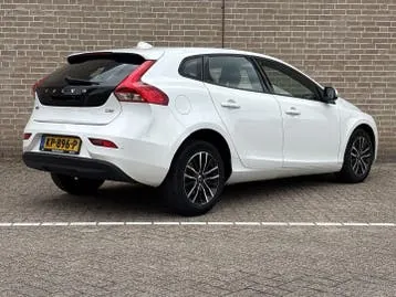Volvo V40 2016 photo 2