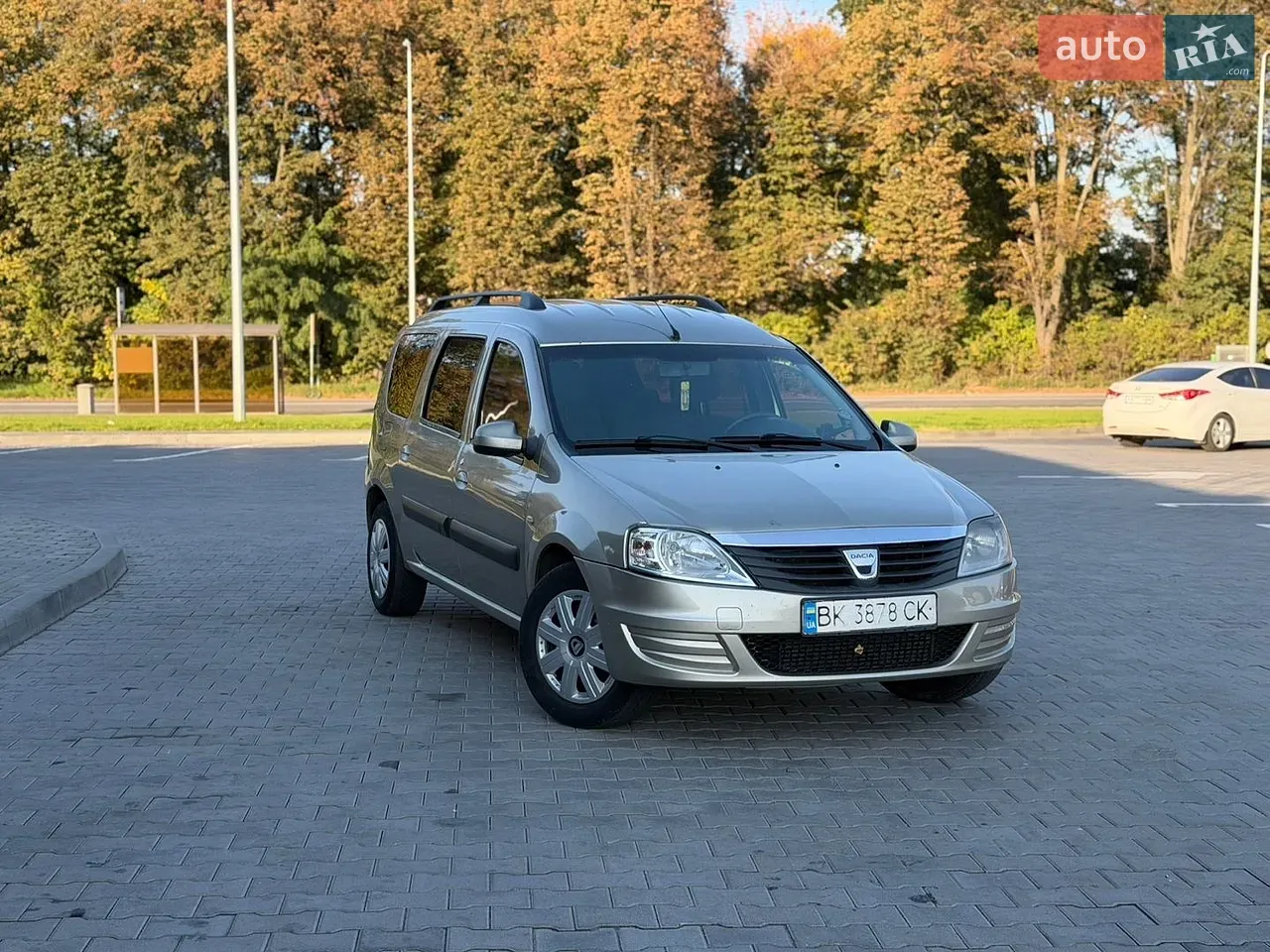 Dacia Logan 2010 photo 2