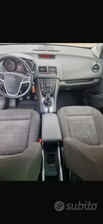 Opel Meriva 2013 photo 2