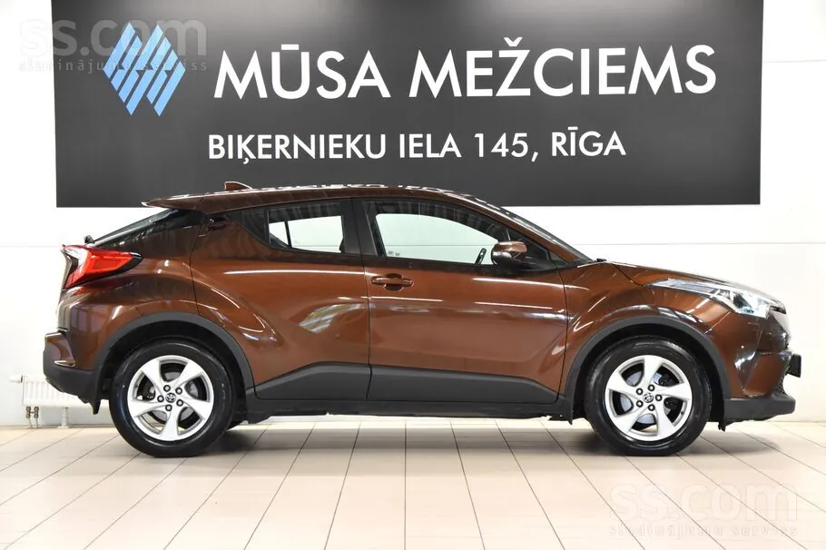 Toyota C-Hr 2017 photo 4