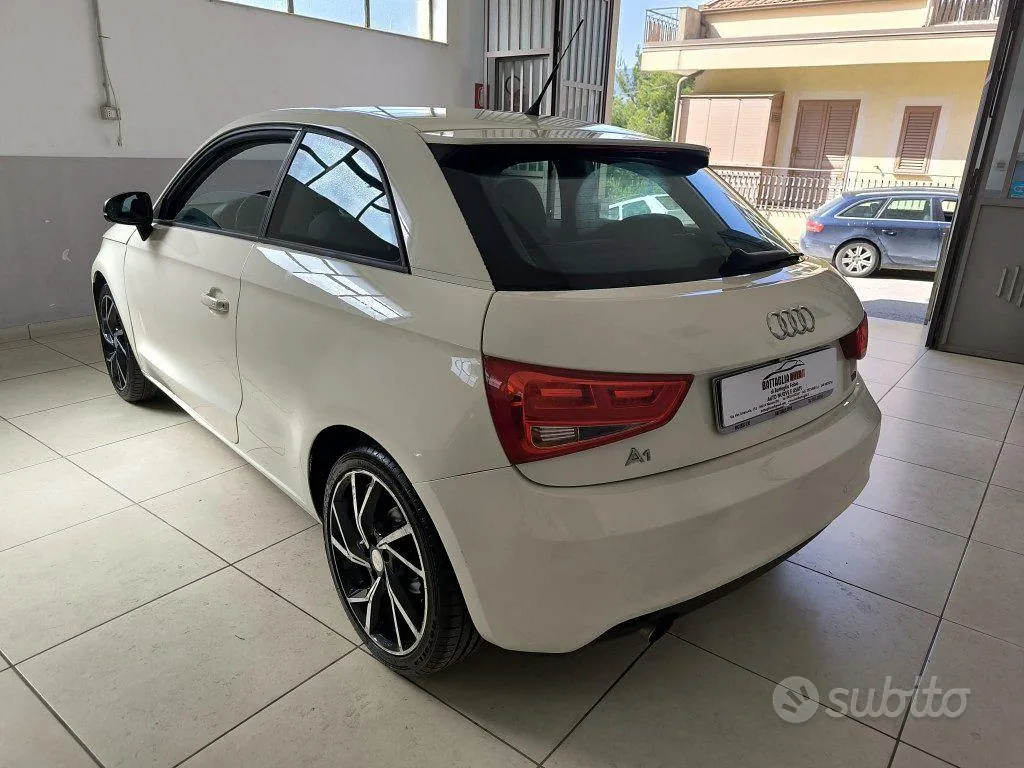 Audi A1 2010 photo 4