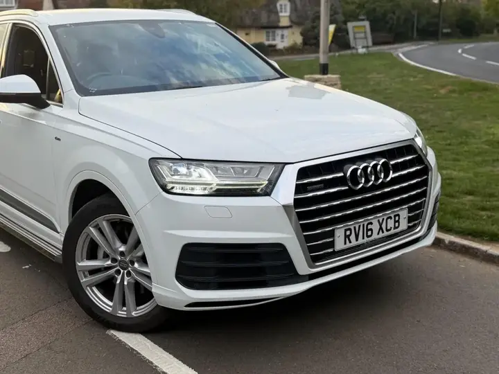 Audi Q7 2016 photo 2