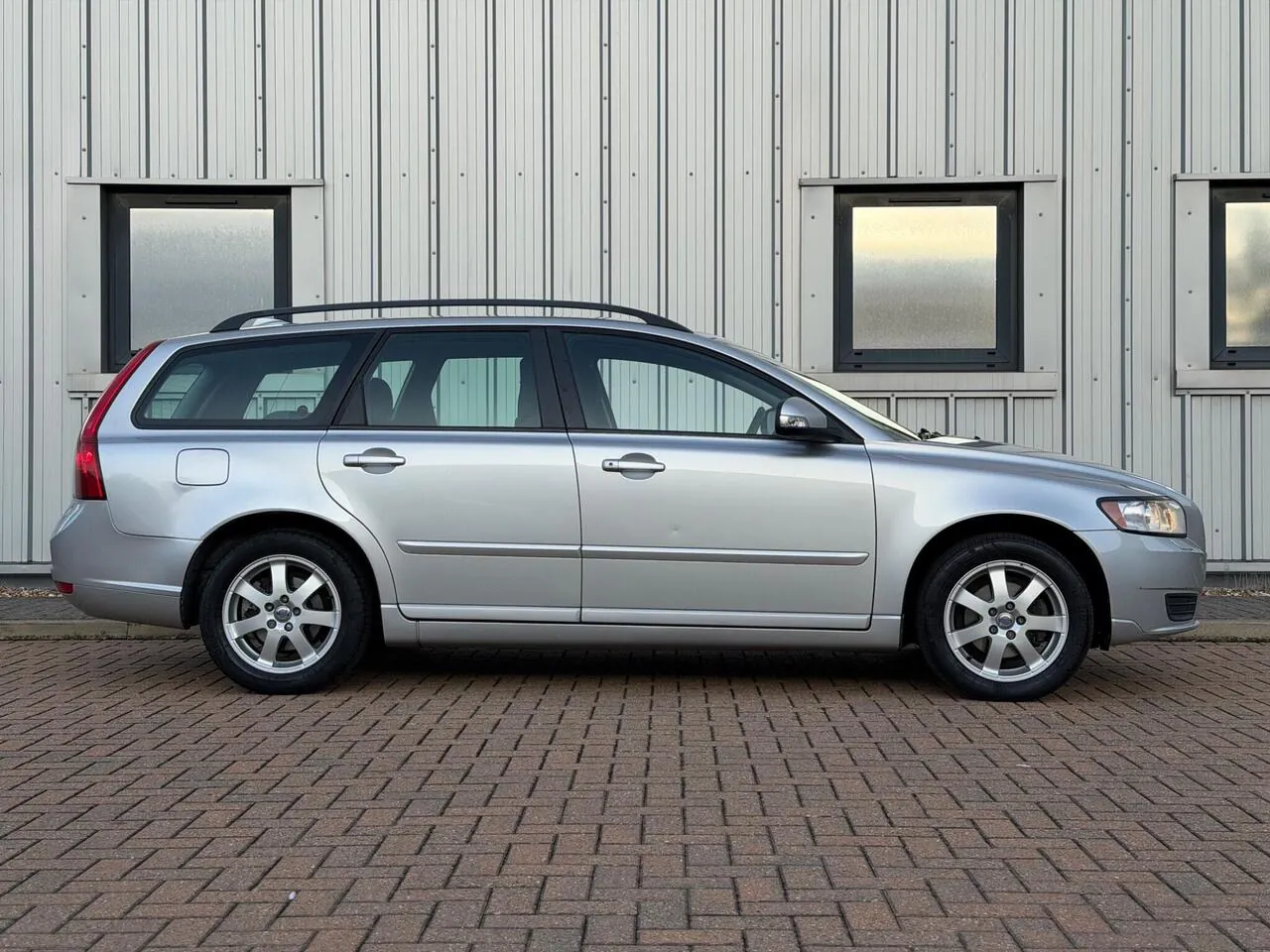 Volvo V50 2010 photo 4