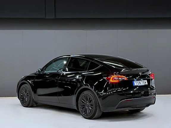 Tesla Model Y 2023 photo 3