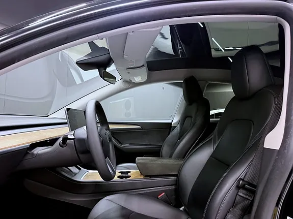 Tesla Model Y 2023 photo 4
