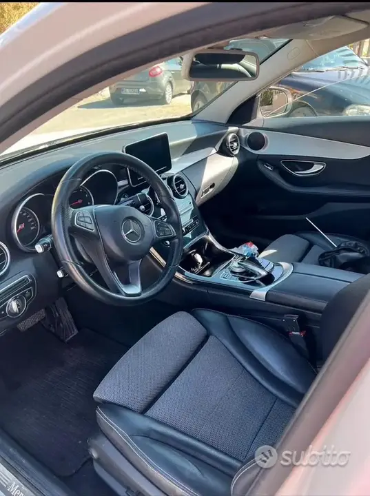 Mercedes-Benz C220 2018 photo 4