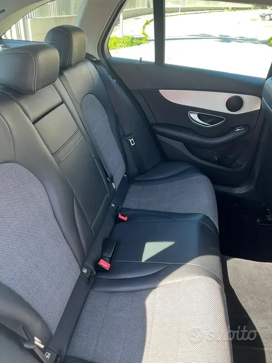 Mercedes-Benz C220 2018 photo 5
