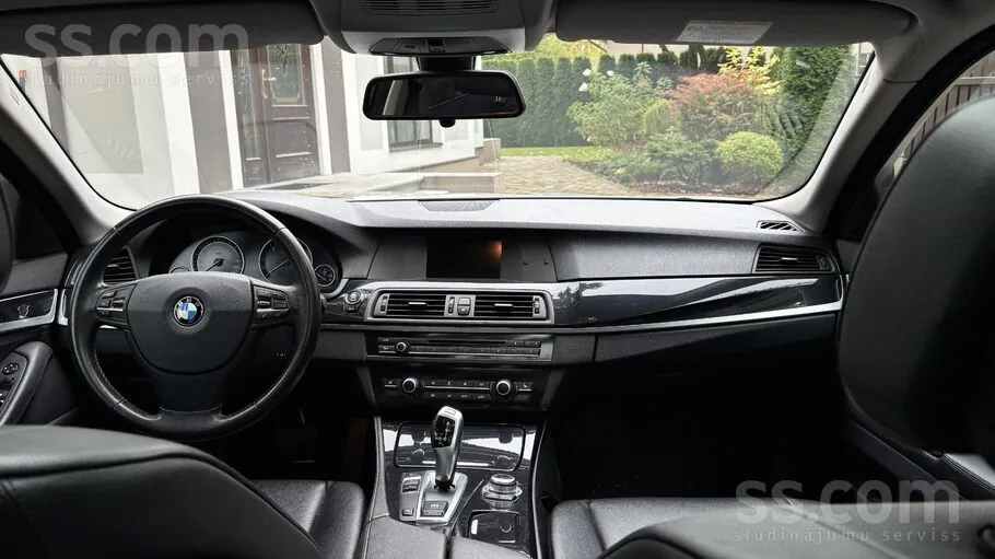 BMW 520D Touring 2012 photo 4