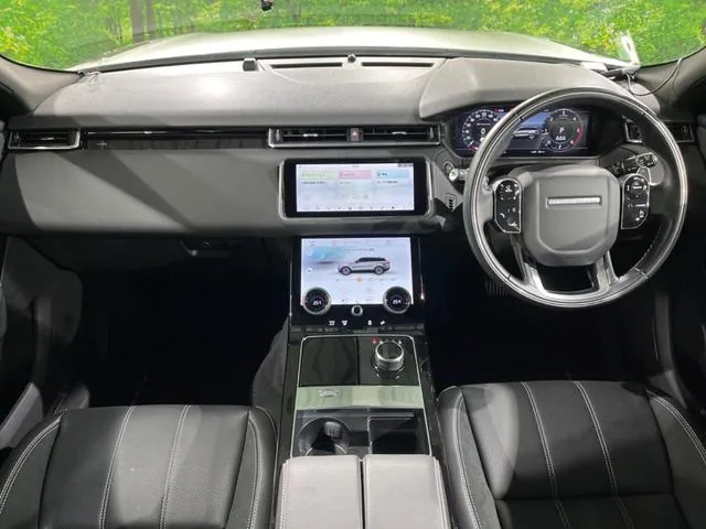 Land Rover Range Rover Velar photo 4