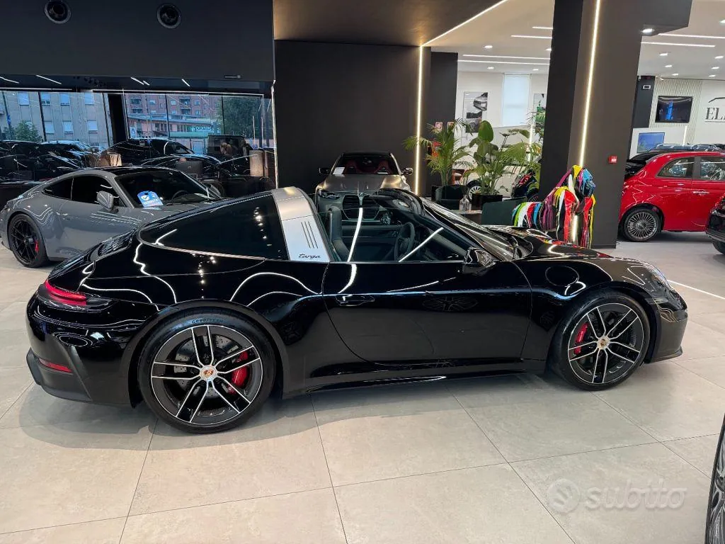 Porsche 911 2025 photo 3