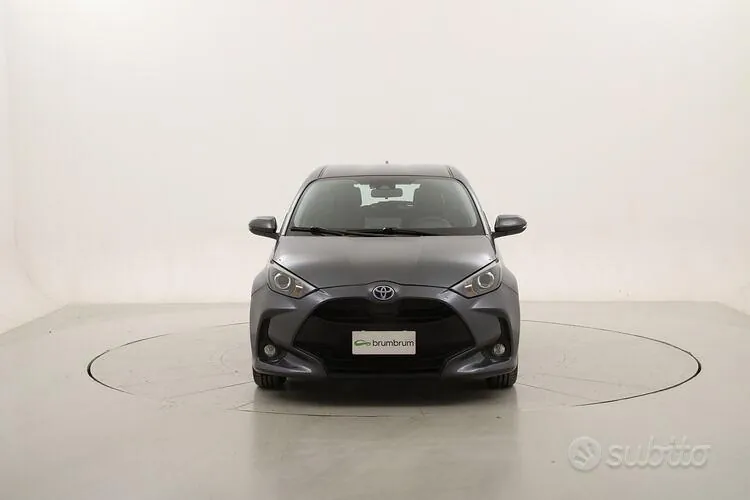 Toyota Yaris 2022 photo 2
