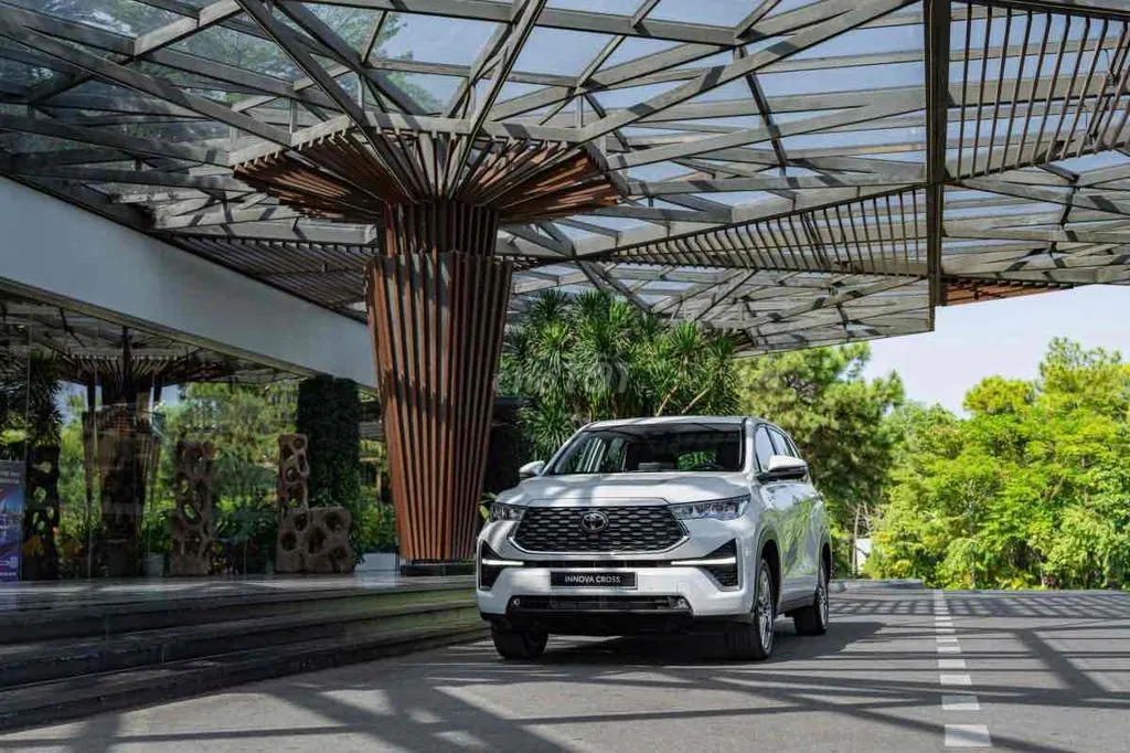 Toyota Innova Cross 2026 photo 2