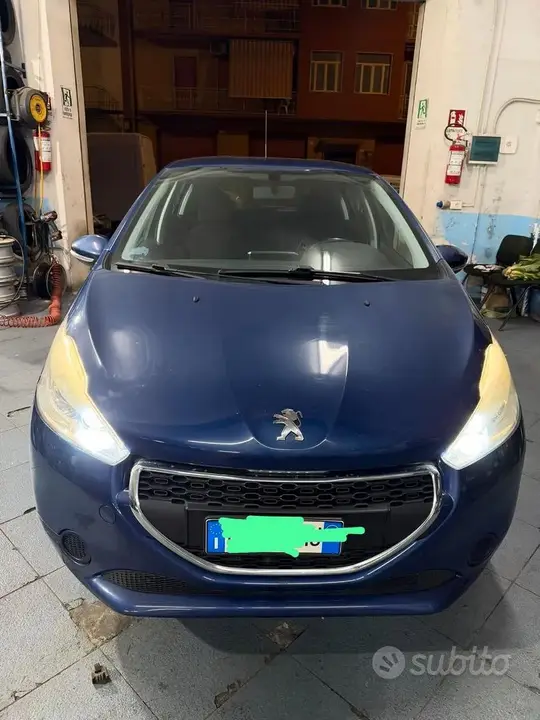 Peugeot 208 2008 photo 2