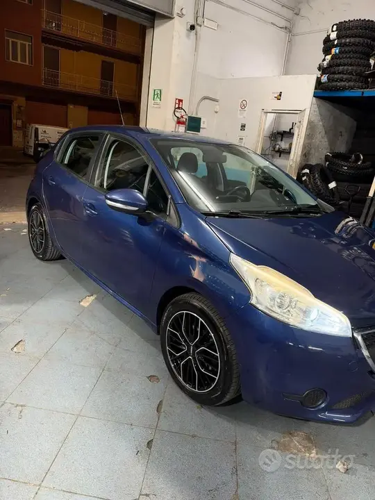 Peugeot 208 2008 photo 3