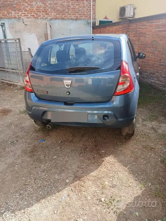 Dacia Sandero 2010 photo 3