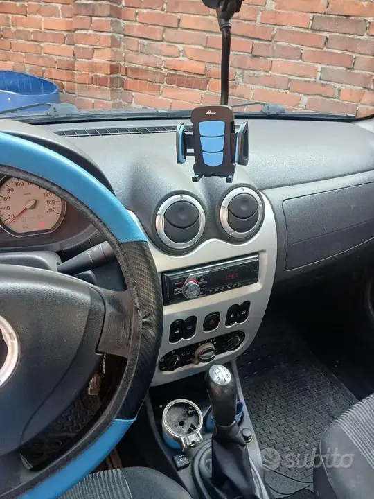Dacia Sandero 2010 photo 5