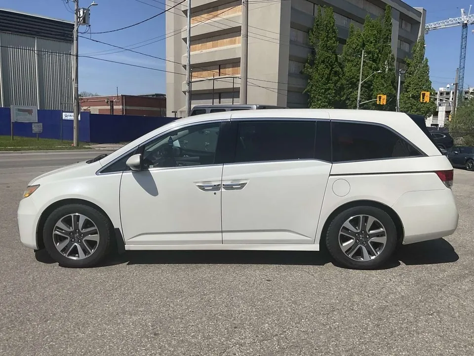 Honda Odyssey 2015 photo 4