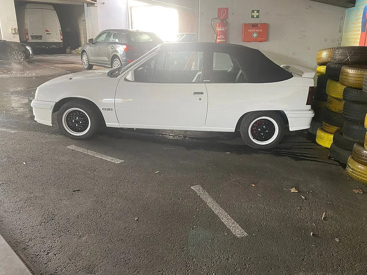 Opel Kadett 1989 photo 3