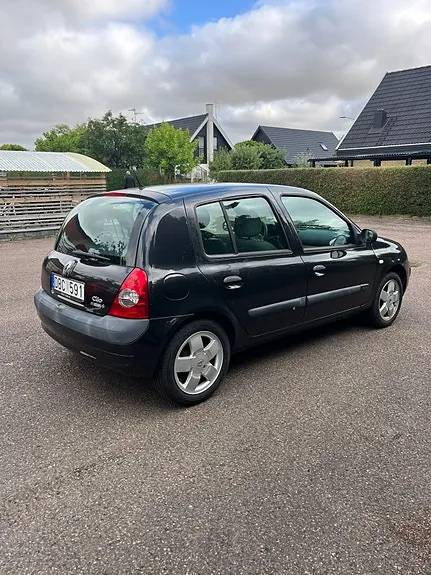 Renault Clio 2006 photo 2