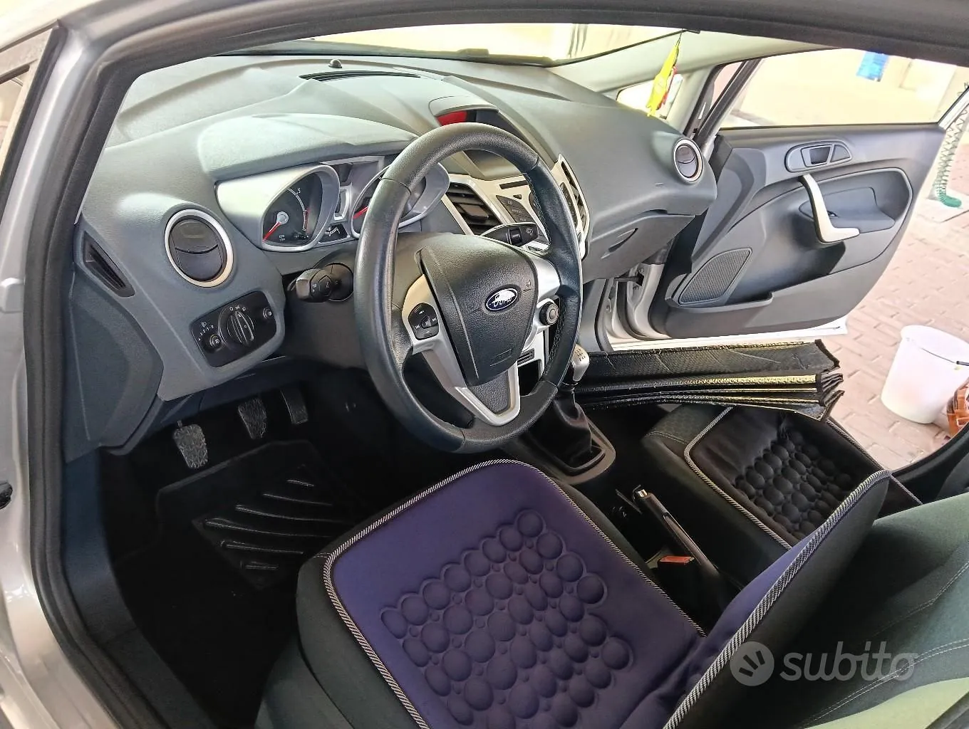 Ford Fiesta 2009 photo 4