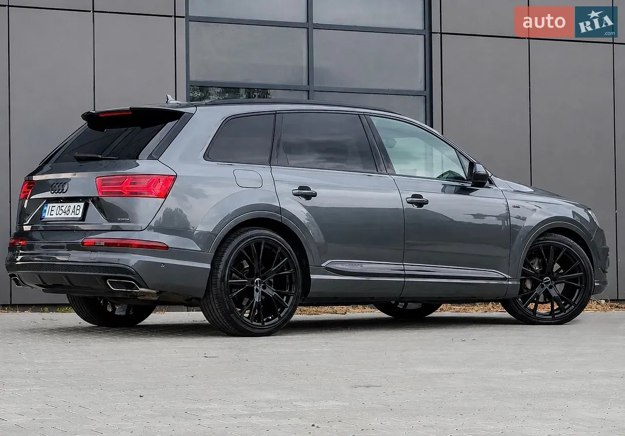 Audi Q7 2017 photo 2