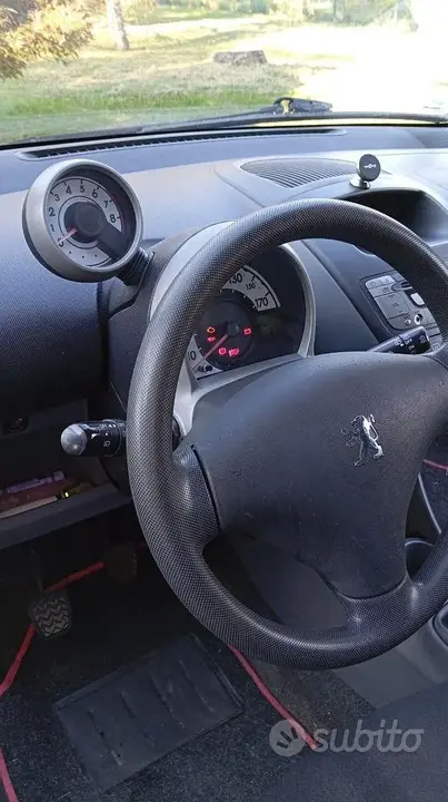 Peugeot 107 2011 photo 3