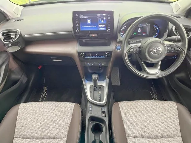 Toyota Yaris Cross Hybrid Z 2023 photo 2