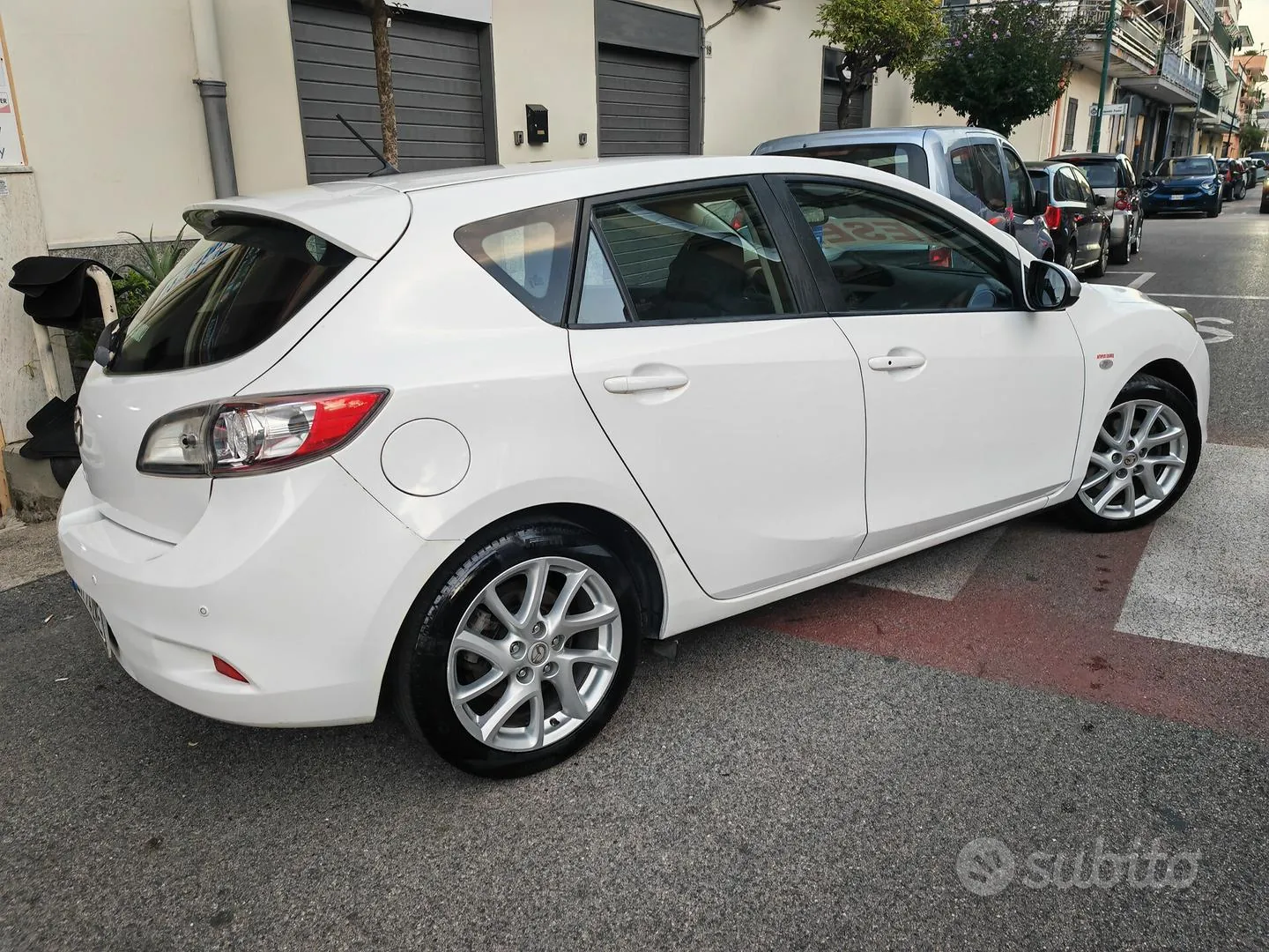 Mazda Mazda3 2012 photo 5