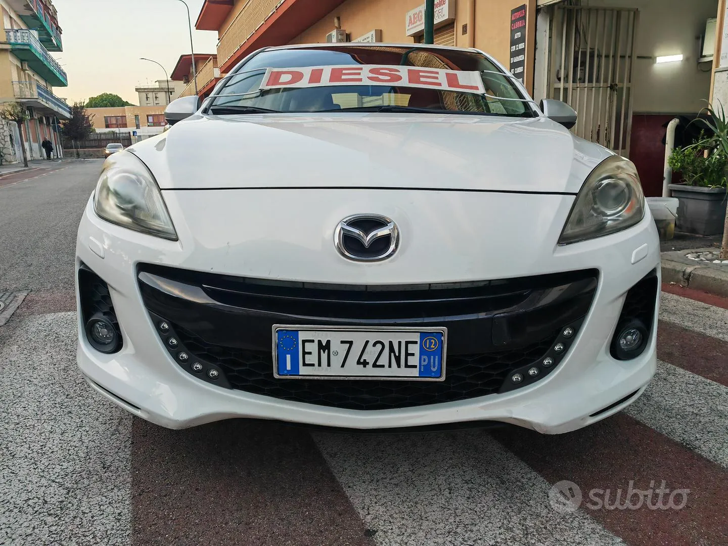Mazda Mazda3 2012 photo 2