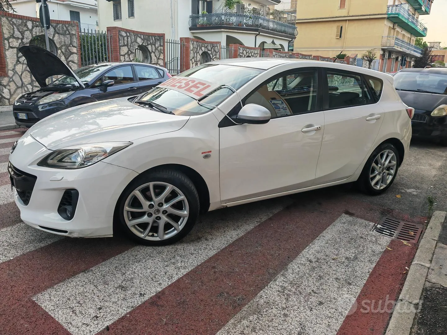 Mazda Mazda3 2012 photo 4