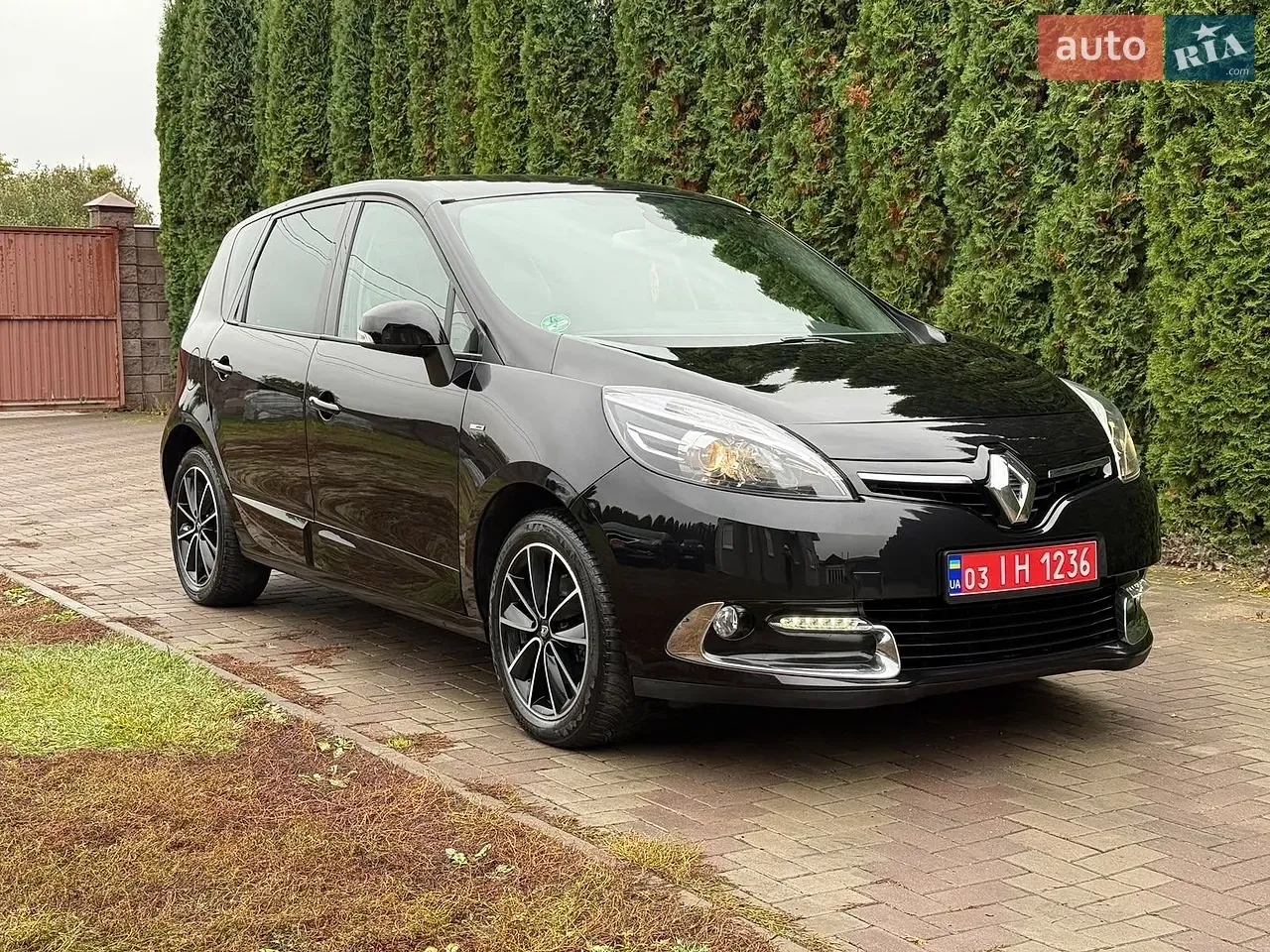 Renault Scenic 2013 photo 2