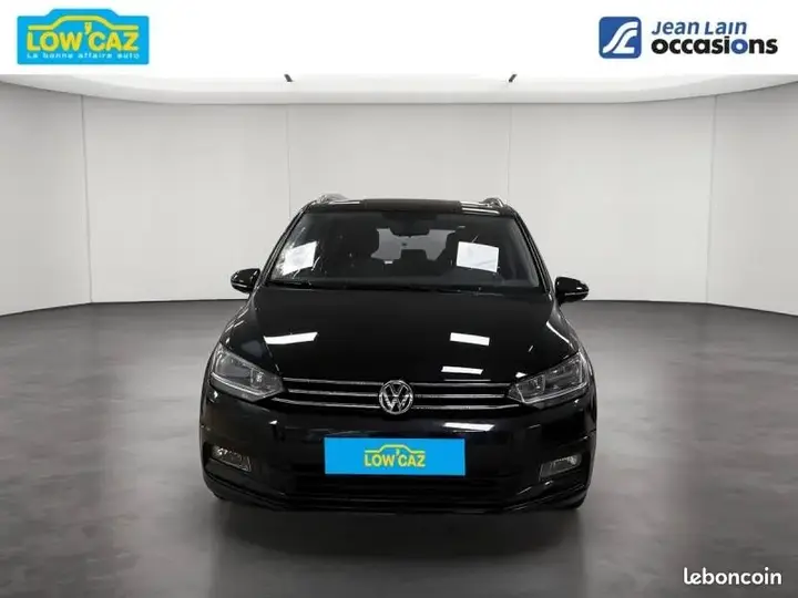 Volkswagen Touran 2017 photo 2