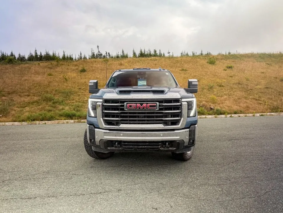 GMC Sierra 2500Hd 2024 photo 3