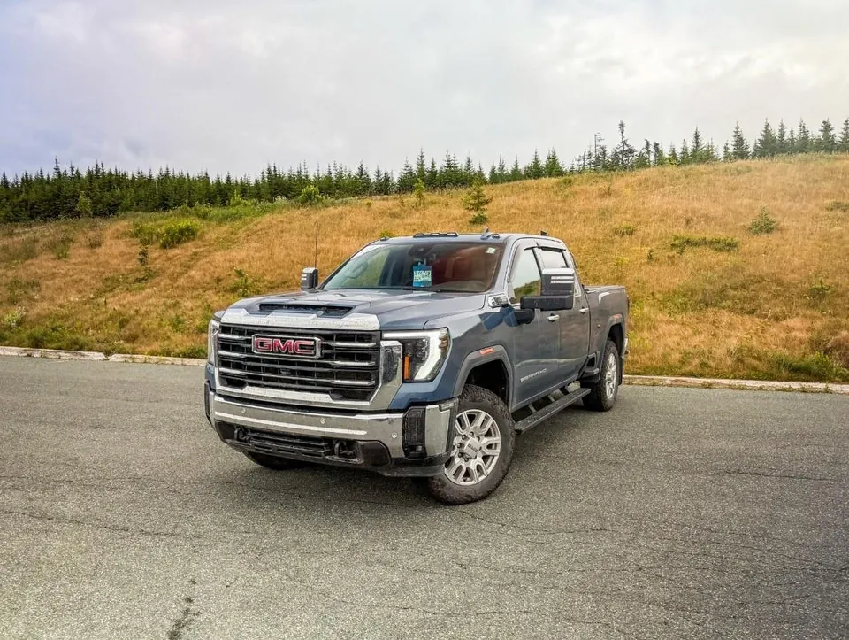 GMC Sierra 2500Hd 2024 photo 2