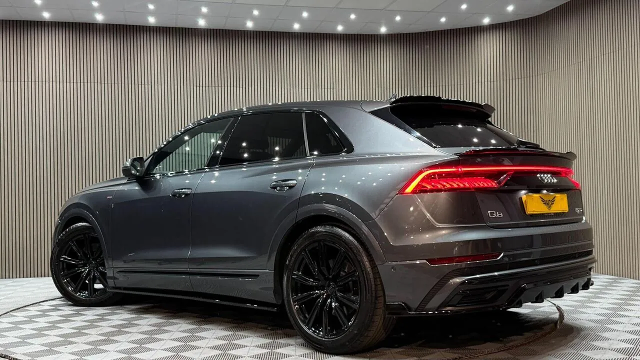 Audi Q8 2020 photo 2