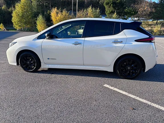 Nissan Leaf 2018 photo 2