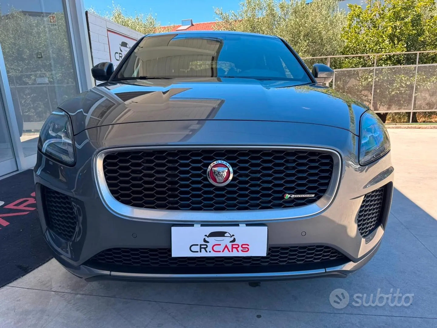 Jaguar E-Pace 2019 photo 3