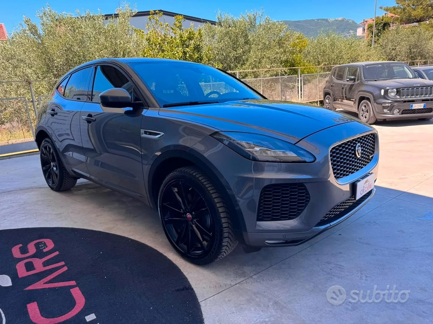 Jaguar E-Pace 2019 photo 2