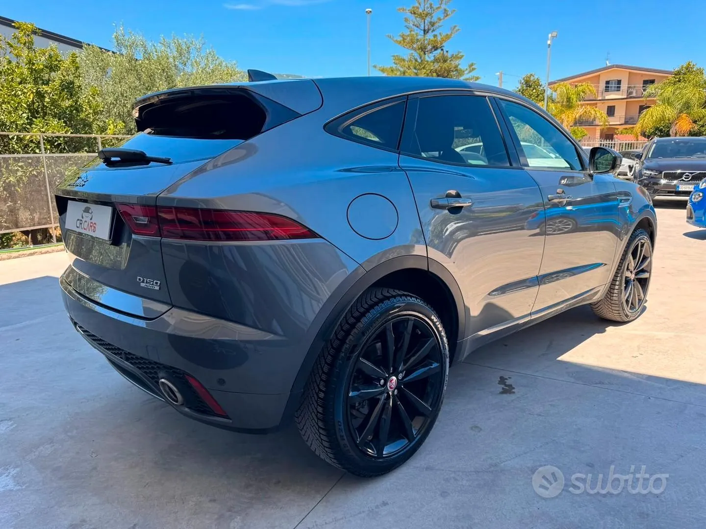 Jaguar E-Pace 2019 photo 4